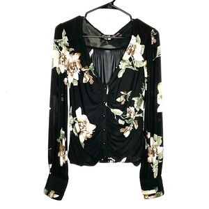 < Gimmicks Black Floral Button Front Blouse >